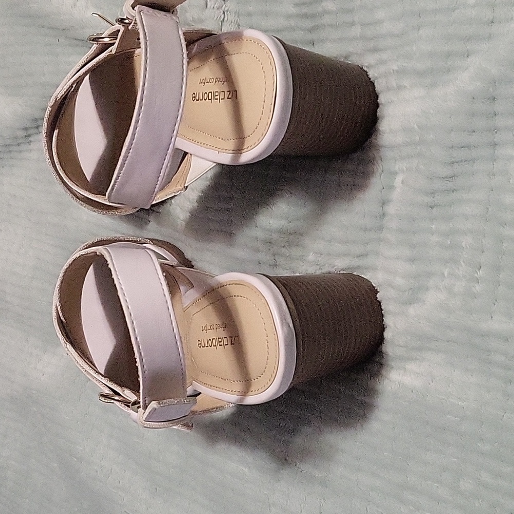 Shoes - Picture 7 of 8